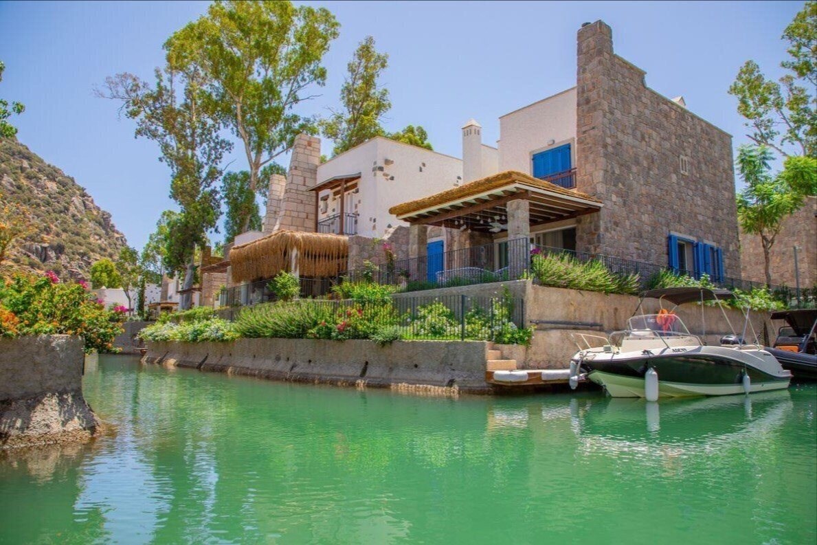 Територія Anthaven Service Apartments 5*